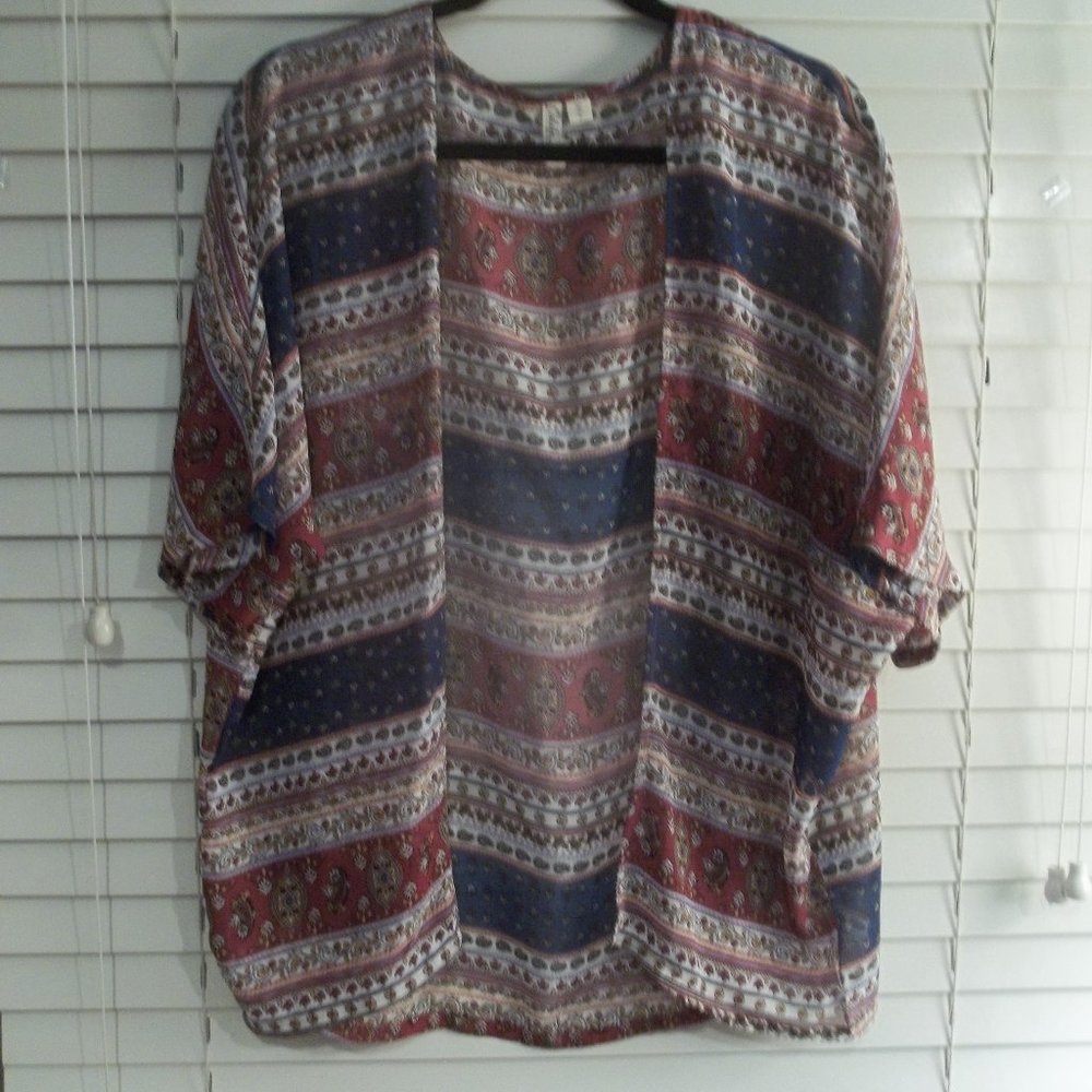 California Gypsy - This is a Kimono you wear over a shirt ** EUC **